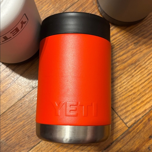 Yeti - Picture 3 of 7